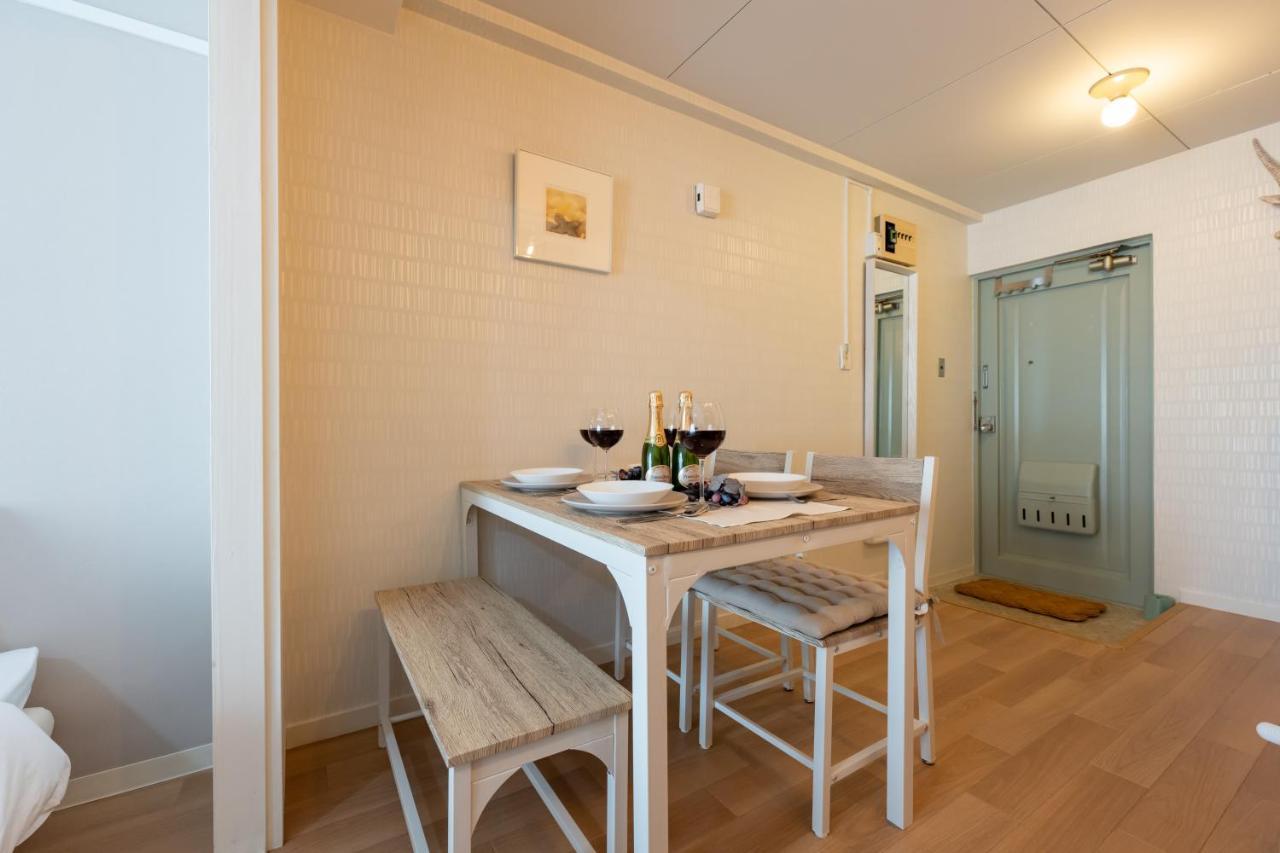 Beige Apartemen *