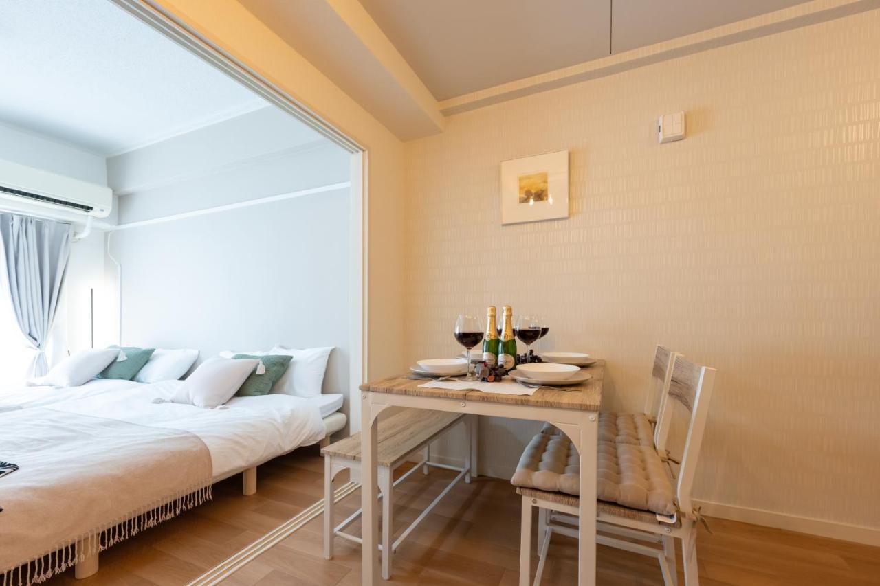 Beige Apartemen